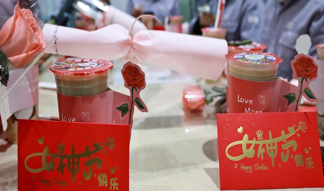 柔肩担重任，巾帼绽芳华 &mdash;小康动力组织开展庆祝三八节活动